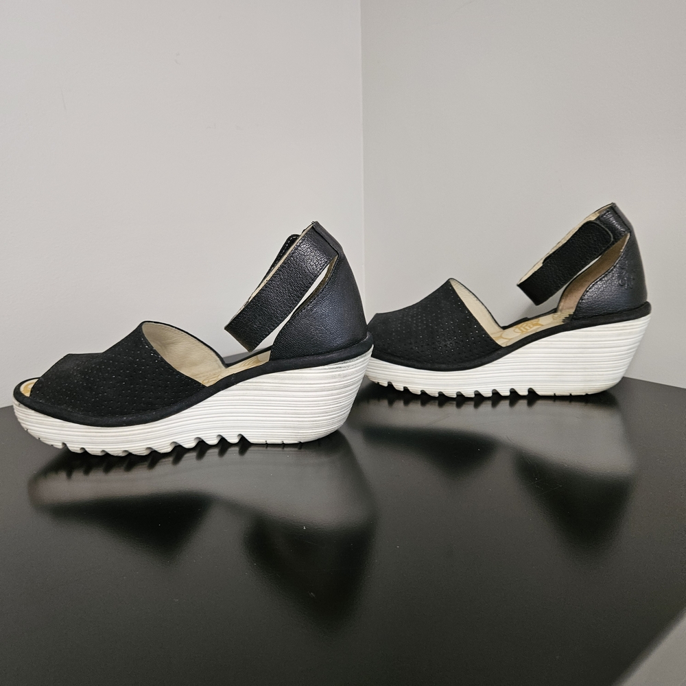 FLY London Women's Yake Perforated Leather Wedge Sandals Size 7 EU Size 37 - Picture 6 of 9